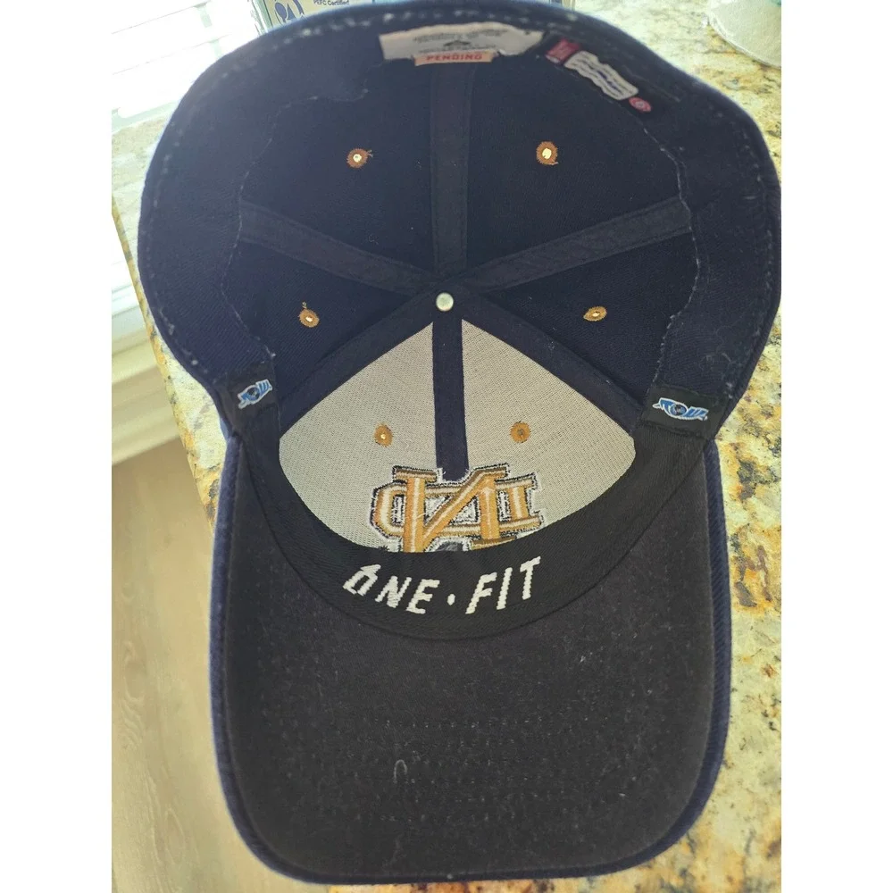 Notre Dame‎ Fighting Irish Navy Blue One Fit Baseball Cap Hat NCAA Licensed